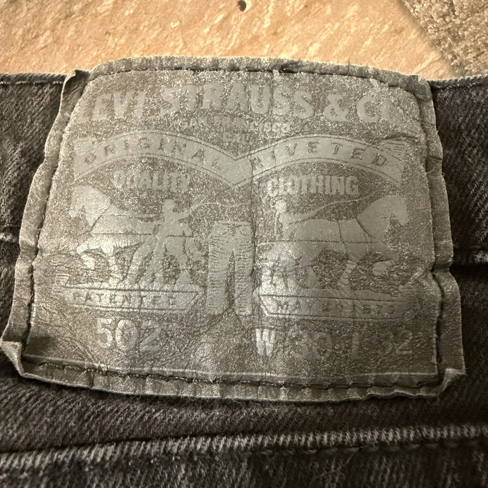 Levi’s‎ 502 Taper Fit Jeans Men’s 30x32 Black Wash Stretch Denim Water<Less